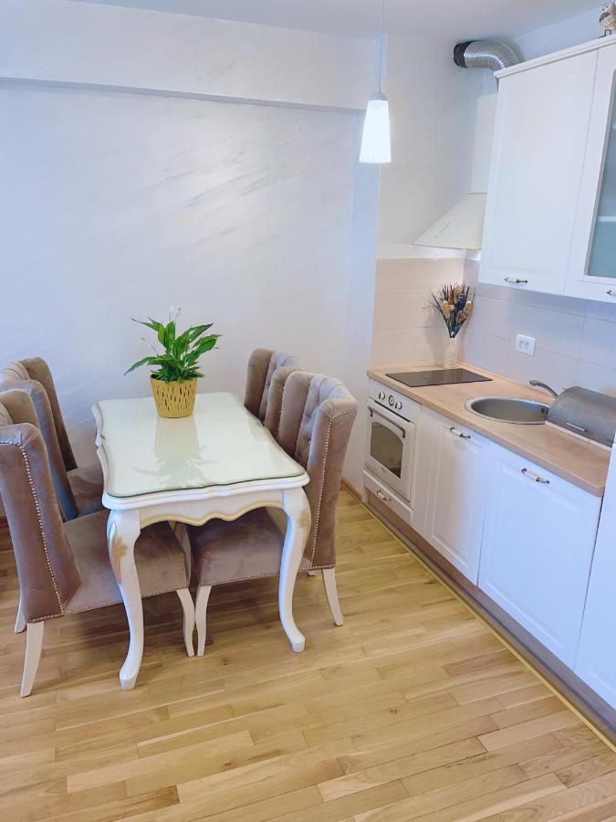 Buddha City Apartment Будва Екстер'єр фото